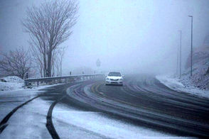 بارش برف، ارتفاعات کندوان و چالوس را سفیدپوش کرد