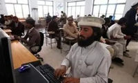 تصاویری از راهکار مردم  افغانستان برای اتصال به اینترنت