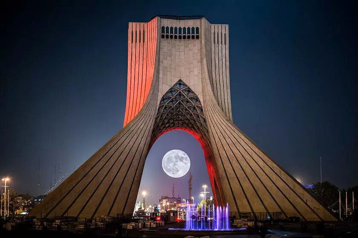   عکسی اسفناک از مهم‌ترین میدان تهران که باید برایش غصه خورد 