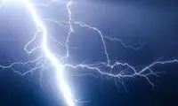 تصاویر جادویی از وقوع رعد و برقی عجیب در آسمان 