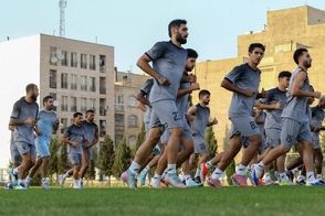 میثاقی تا می‌توانست عارف آقاسی را مسخره کرد
