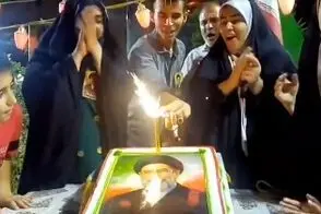 جشن تولد رهبر انقلاب در تجمع شبانه سمنان
