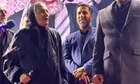 تصاویری از شعار دادن بازیگر «مهمان مامان» در میدان ولیعصر