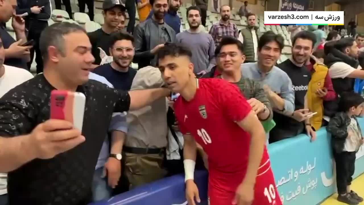 بازوبند کاپیتان تیم ملی ایران را درآوردند!