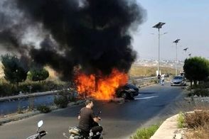 تصویری از خودروی هدف قرار گرفته در جنوب لبنان