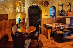 بوتیک افسانه‌ای بیژن که حالا تبدیل به کافه شده