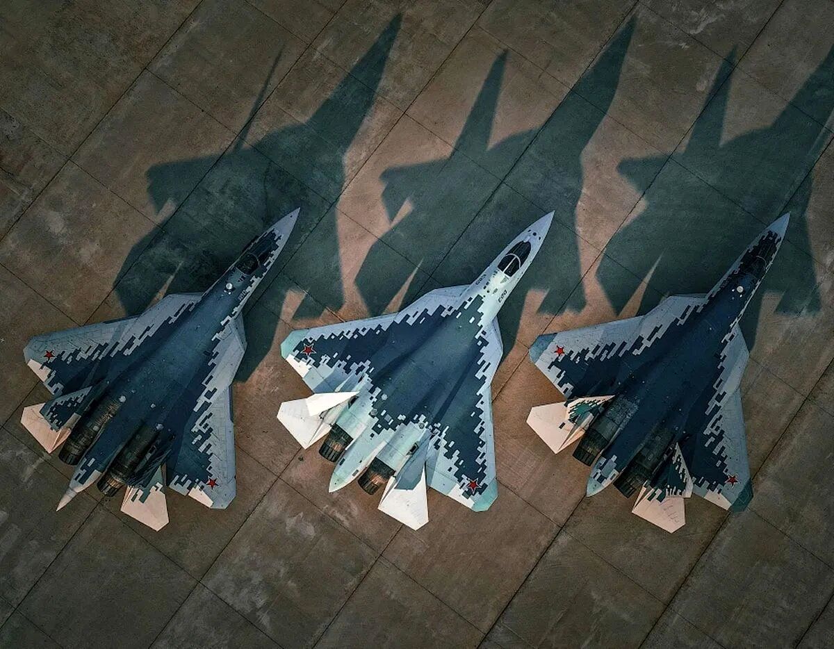 خلبان ۶۳ ساله سوخو ۵۷ روس که جهان را شوکه کرد