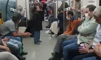 آوازخوانی وایرال شده دو دختر در مترو