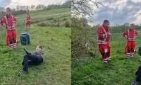 خونسردی عجیب یک مرد که پایش شکست