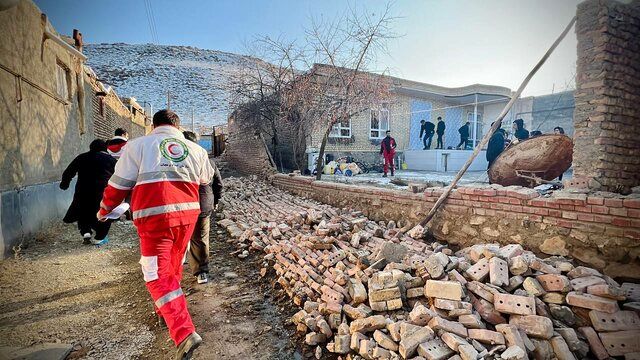 مصدومیت چند نفر در زلزله شدید خوی 