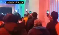 تشویق یک‌صدای علی کریمی توسط پرسپولیسی‌ها
