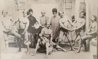 عکسی از زورخانه‌ای در تجریش، اواخر دوره قاجار