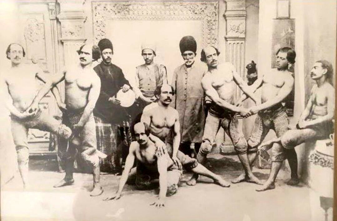 عکسی از زورخانه‌ای در تجریش، اواخر دوره قاجار
