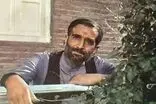 سنگ مزار پرویز فنی‌زاده با تکیه کلام معروفش