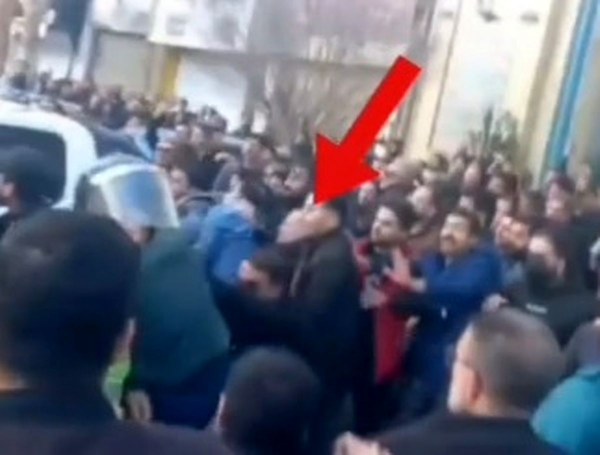 لحظه چاقو خوردن فرمانده انتظامی مشهد در مراسم خسرو علیکردی