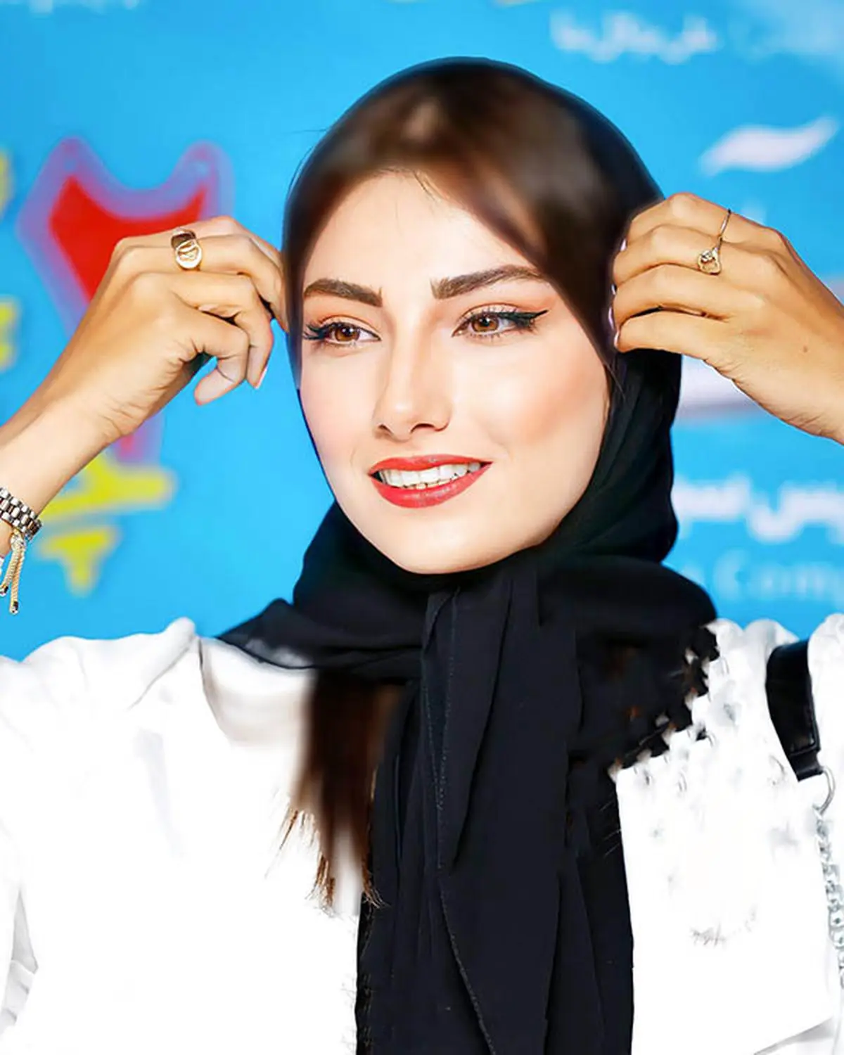 تصویر تازه از بازیگر زن ایرانی با حوله سر!