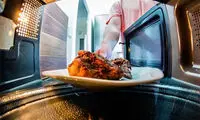 این غذاها را هرگز در مایکروویو گرم نکنید