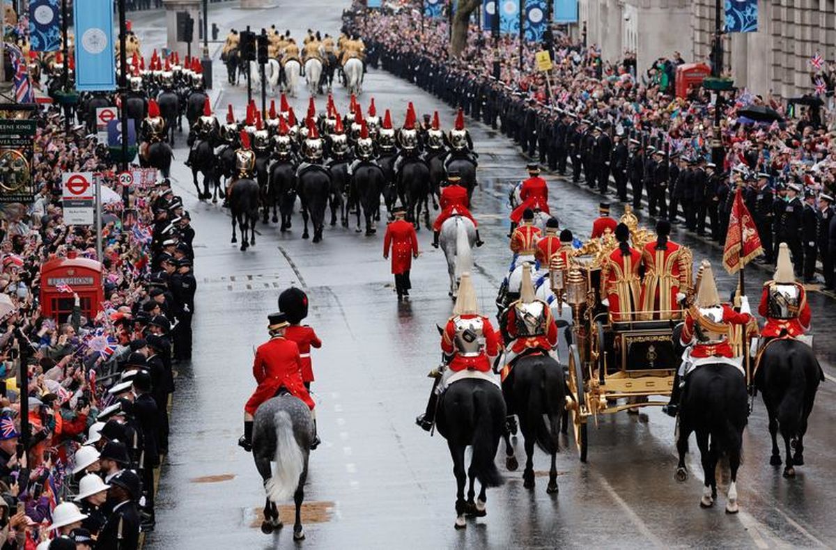 عکس مهمان متفاوتِ تاجگذاری پادشاه انگلیس