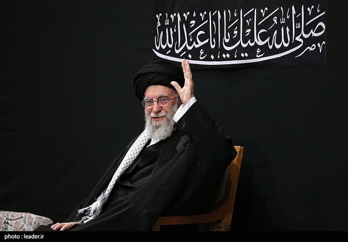 شعرخوانی در حضور رهبری: آه از خنده نورانی حاجی‌زاده