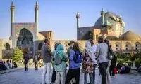 عکس یادگاری زنان اروپایی با چادر گل‌گلی در ایران وایرال شد