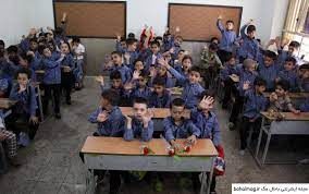حرکت زشت خبرنگار صداوسیما در مدرسه پسرانه 