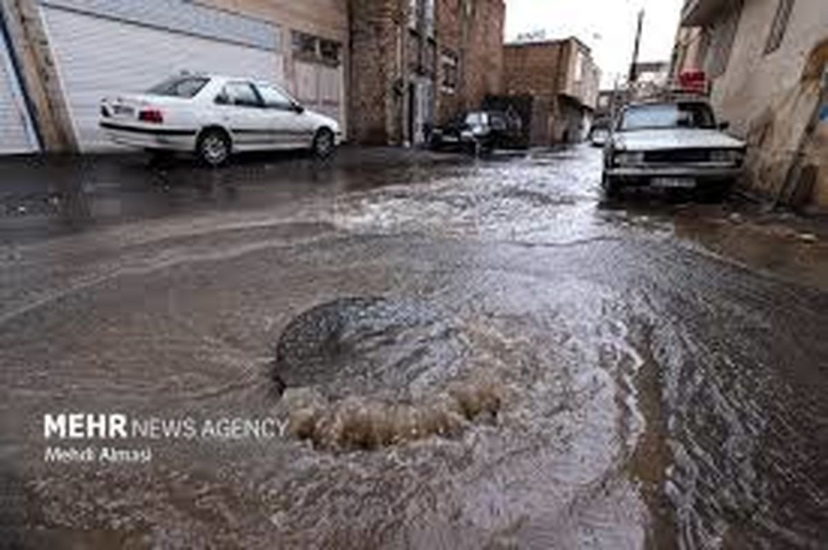 باران، خیابان‌های زنجان را قایق‌رو کرد!