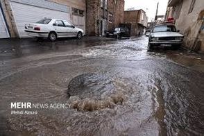  باران، خیابان‌های زنجان را قایق‌رو کرد!