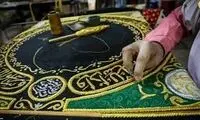 پوشش جنجالی یک زن در مراسم دوختن پرده کعبه