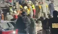 بعد از 72 ساعت، پسر 11ساله از زیرآوار زلزله نجات یافت