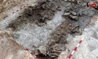 اسکلت ۲۱۰۰ ساله با تاج زرین پیدا شد!  