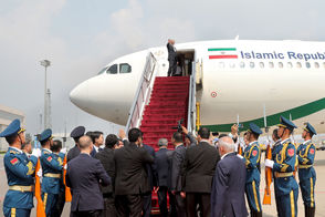 بازگشت پزشکیان و دخترش از پکن به تهران