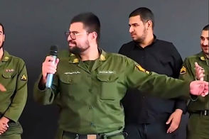 کلیپ دیدنی از رقص پرانرژی سربازان در یک جشن 