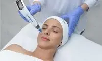 بهترین دکتر میکرونیدلینگ صورت در تهران ۱۴۰۵ | ۵ کلینیک برتر