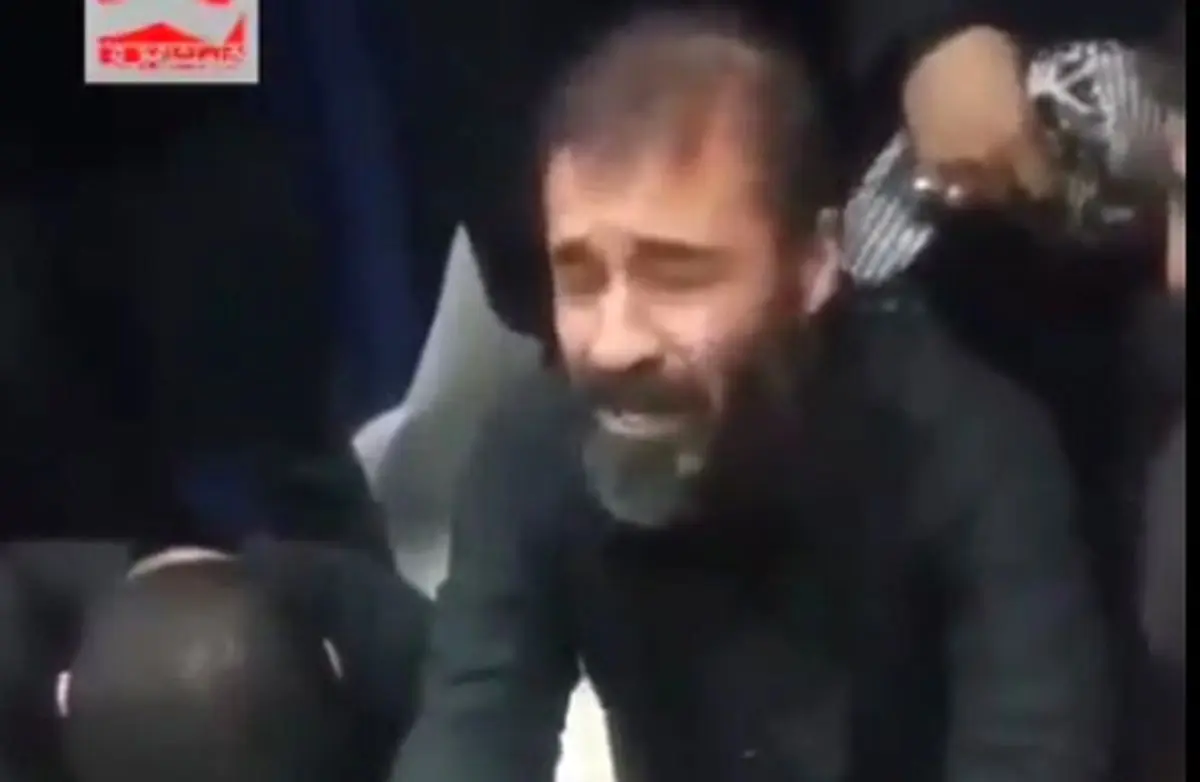 روضه‌خوانی عبدالرضا هلالی در کنار تابوت رهبر شهید
