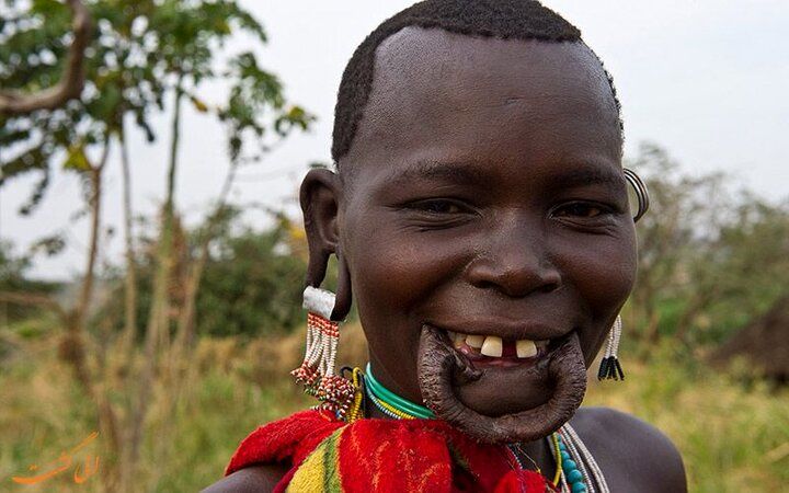 روش وحشتناک زنان آفریقایی برای داشتن لب‌های زیبا