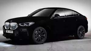 تصویر یک ماشین با سیاه‌ترین رنگ در دنیا!