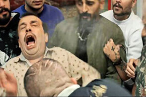 شوخی عباس جمشیدی‌فر با اسکناس دلار!
