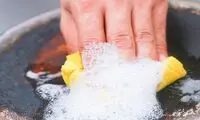 راهکار‌ ارزان و آسان برای تمیز کردن قابلمه سوخته