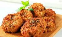 طرز تهیه کوکو مرغ کردی، شام فوری اما مجلسی!