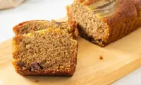 طرز تهیه کیک موز و کیوی بدون نیاز به فر