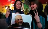 شادی مردم پس از اعلام توافق با آمریکا در تهران