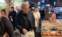 عکسی از یک آقای تریلیاردر، در حال خرید خیار و گوجه!