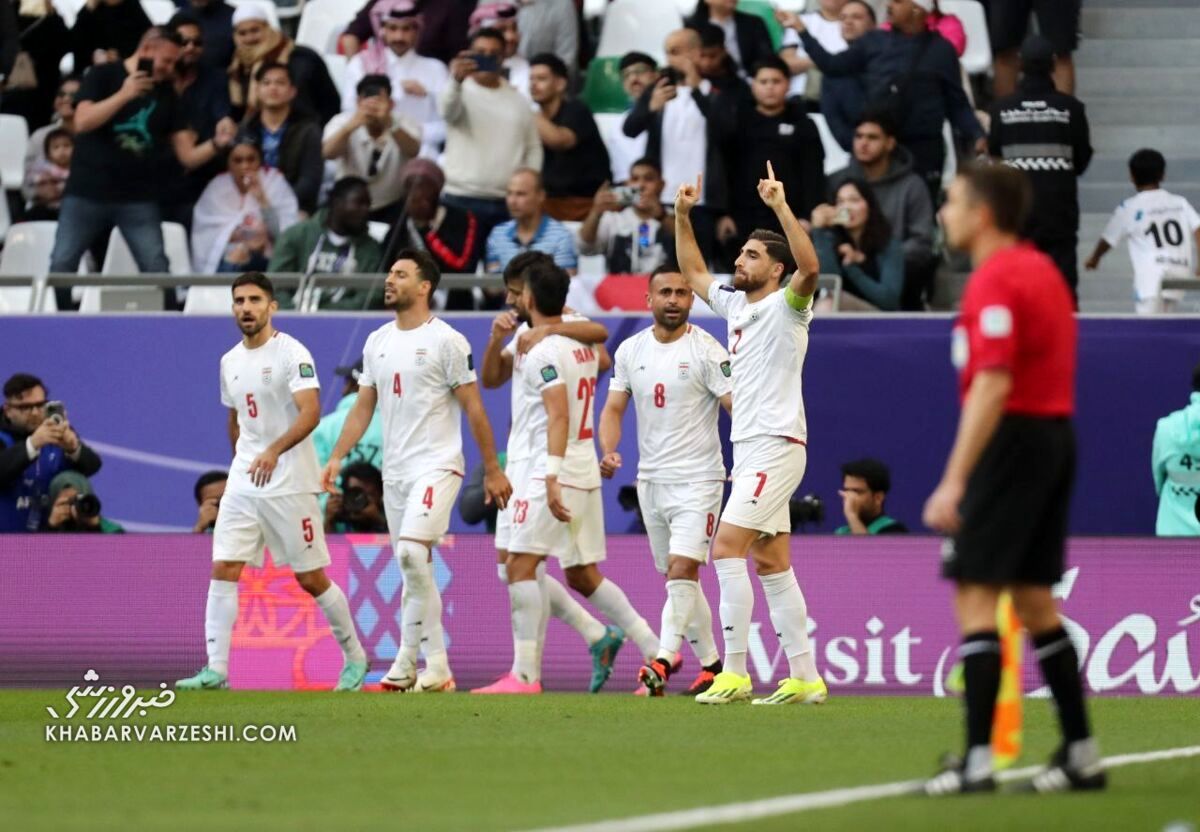 لحظه سوت پایان و واکنش تماشایی بازیکنان ایران