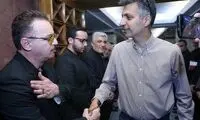 لبخند عجیب عادل فردوسی‌پور در یک مراسم ختم