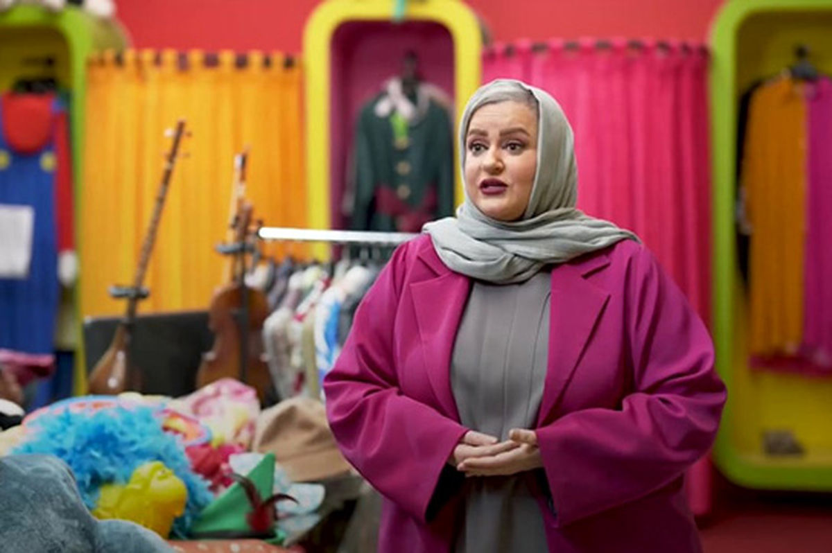 تیپ متفاوت نعیمه نظام‌دوست در یک مراسم هنری