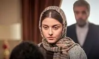 تیپ هالیوودی خانم بازیگرِ زخم کاری کنار برج ایفل