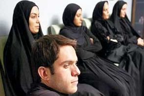 عاشقانه‌های بازیگر به کجا چنین شتابان و همسرش روی صحنه پربازدید شد