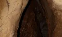 تصاویر باورنکردنی از غار کشف‌شده در منزل یک مرد کاشانی!