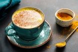 همه چیز درباره قهوه زردچوبه؛ از خواص ضد التهابی تا ملاحظات مصرف