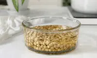 آیا واقعاً با جوشاندن، نفخ حبوبات از بین می‌رود؟